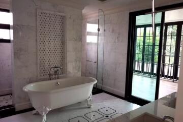 House for Sale in Suan Luang.