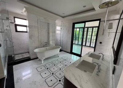 House for Sale in Suan Luang.