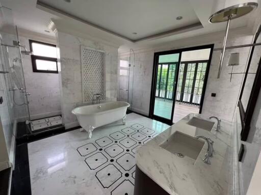 House for Sale in Suan Luang.