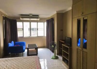 1 Bedroom Condo