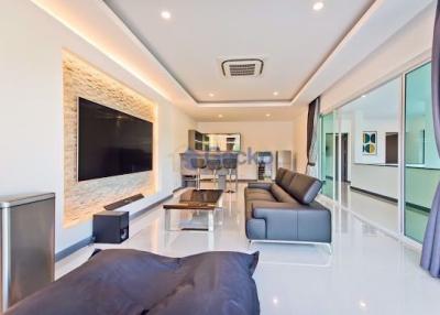 5 Bedrooms House in The Vineyard Phase I East Pattaya H010297