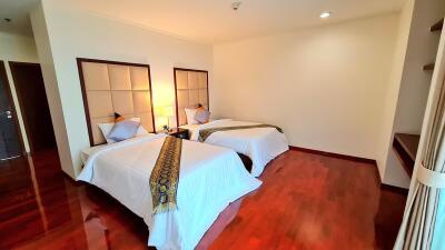 Piyathip Place Serviced Apartment