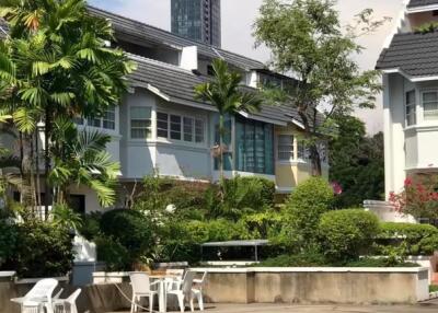 3 Bedroom Townhouse at Prompak Place in Thong Lor