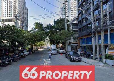 Condo for Sale at Silom Suite Condominium