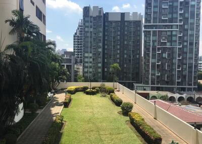 Condo for Sale at Oriental Towers