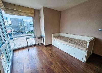 2 Bedroom Condo for Rent