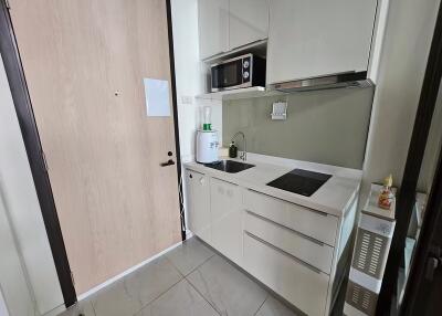 Condo for Rent at Chewathai Residence Asoke