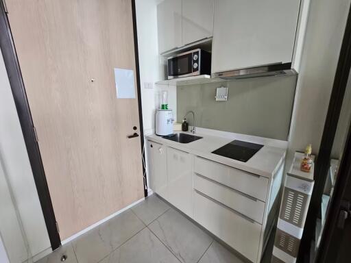 Condo for Rent at Chewathai Residence Asoke