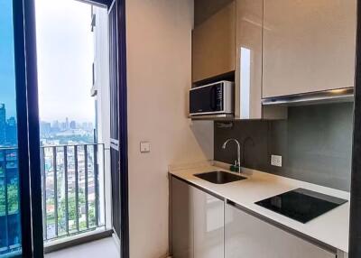 Condo for Rent at Whizdom Essence Sukhumvit 101