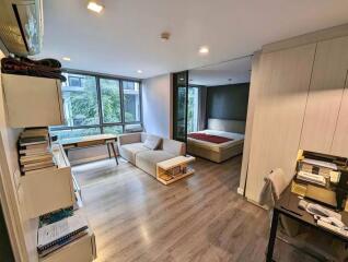 The Room Sukhumvit 40 (Land & Houses Developer)