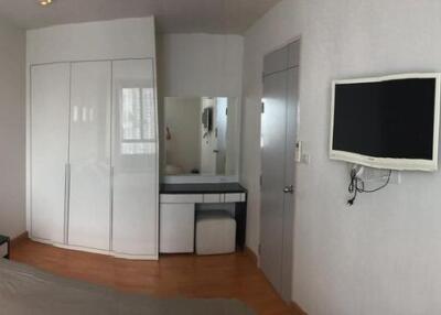 1 Bedroom Condo