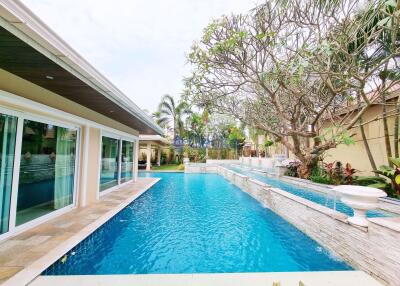 4 Bedrooms House in Sedona Villas East Pattaya H010458