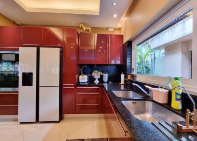 4 Bedrooms House in Sedona Villas East Pattaya H010458