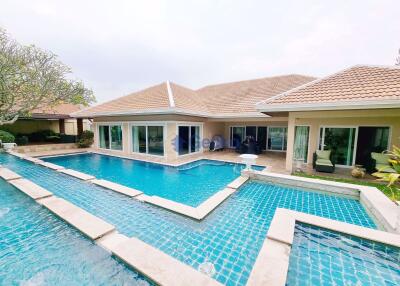 4 Bedrooms House in Sedona Villas East Pattaya H010458