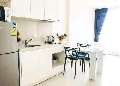 1 Bedroom Condo for Rent at The Rhythm