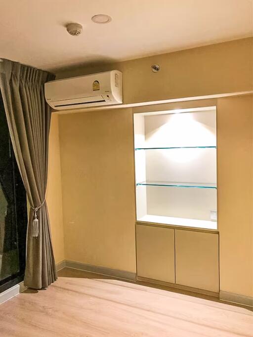 Studio for Rent in Sathon