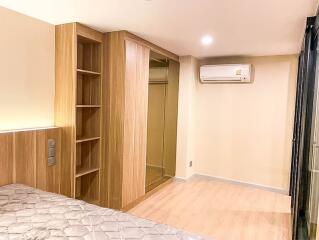 Studio for Rent in Sathon