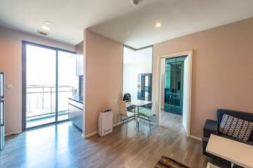 1 Bedroom Condo for Rent at The Room Sukhumvit 69