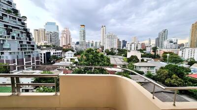 Piyathip Place Serviced Apartment