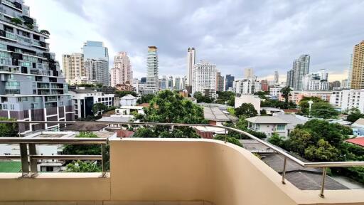 Piyathip Place Serviced Apartment