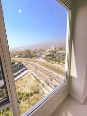Unfurnished 4 Bed Condo w. Stunning Mountain View for Sale
