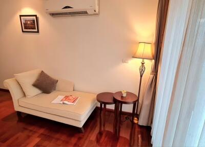 Piyathip Place Serviced Apartment