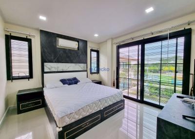 3 Bedrooms House in Villa Asiatic East Pattaya H010128