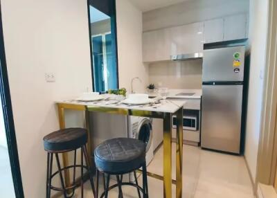 1 Bedroom Condo for Rent at Life One Wireless