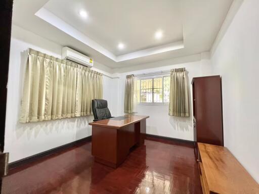 5 Bedroom House for Rent, Sale in Chang Phueak