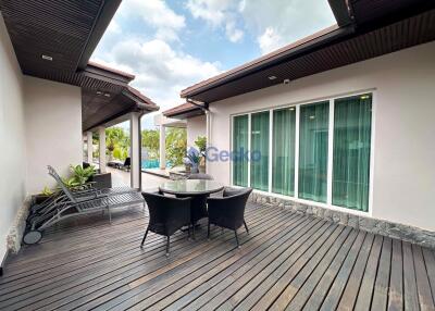 5 Bedrooms House in Intana Villa East Pattaya H010431