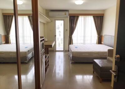 Studio for Rent in Huai Khwang