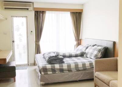 Studio for Rent in Huai Khwang