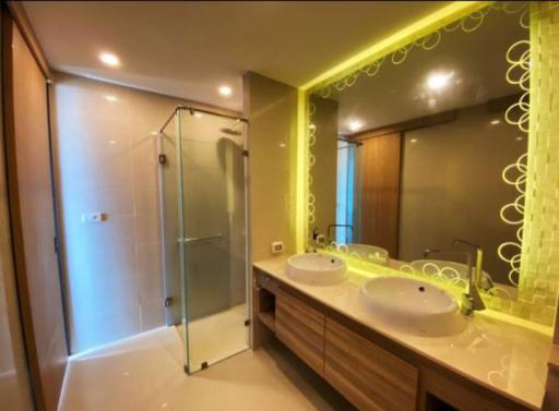 Condo for sale in Pattaya, The Riviera Jomtien, luxury condo,move in ready