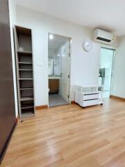 Studio for Sale in Phra Khanong