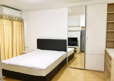 Studio for Rent in Phra Khanong