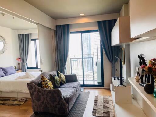 Condo for Rented at Blocs 77