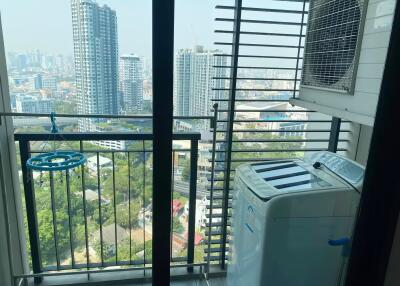 Condo for Rented at Blocs 77