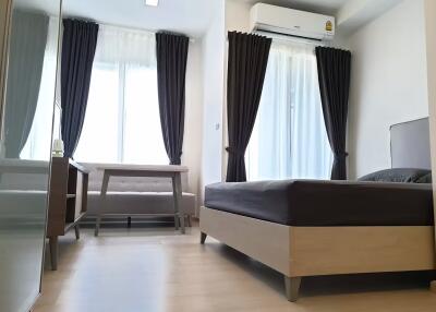 Studio for Rent in Huai Khwang