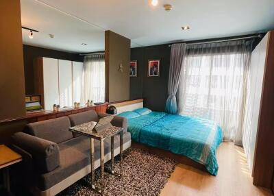 Studio for Rent in Phra Khanong