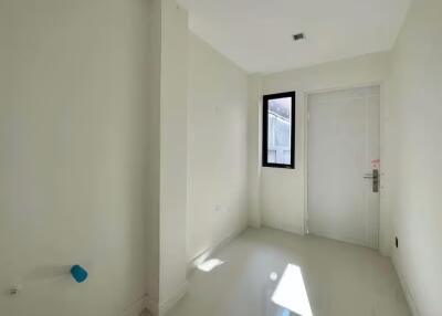 4 Bedroom House for Rent at The Gentry Phatthanakan 2