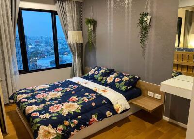 Condo for Rent at Blocs 77