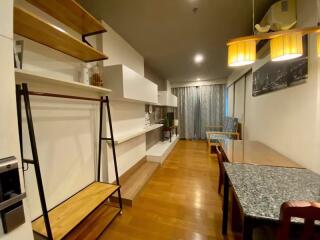 Condo for Rent at Blocs 77