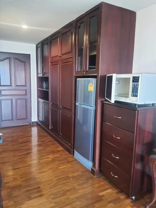 1 Bedroom Condo