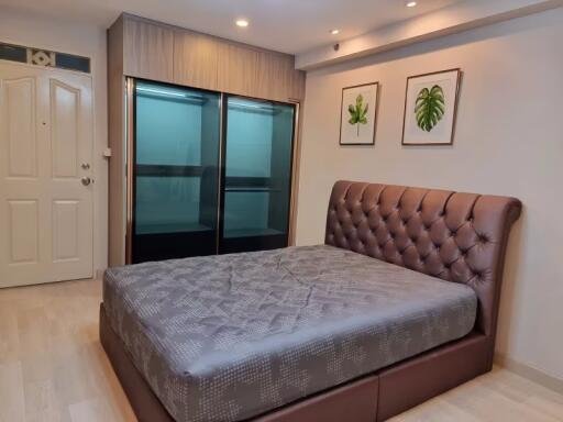 1 Bedroom Condo