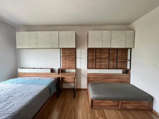 Studio for Sale in Mueang Samut Prakan