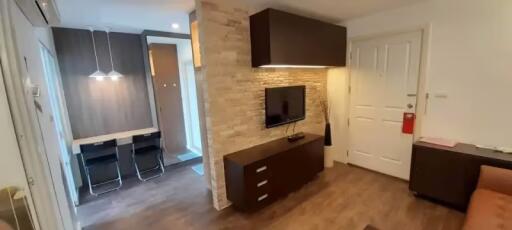 1 Bedroom Condo