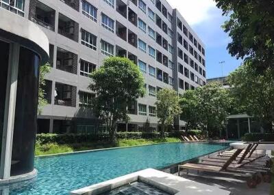 Studio for Rent in Phra Khanong