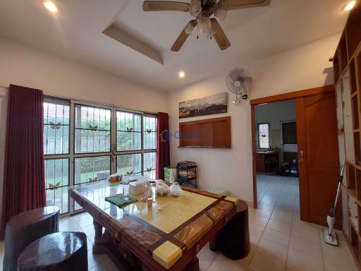 4 Bedrooms House in European Thai House Village East Pattaya H010420