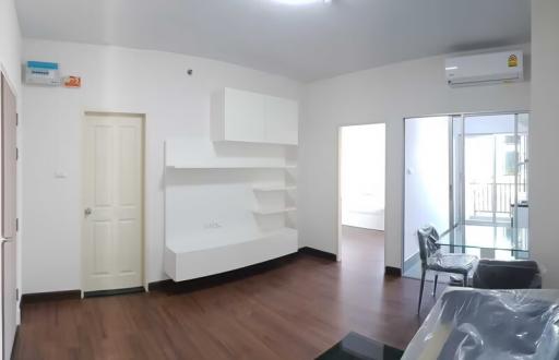 1 Bedroom Condo