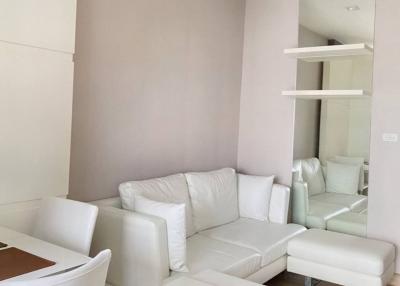 Studio 30 SQ.M Urbano Absolute Sathon-Taksin